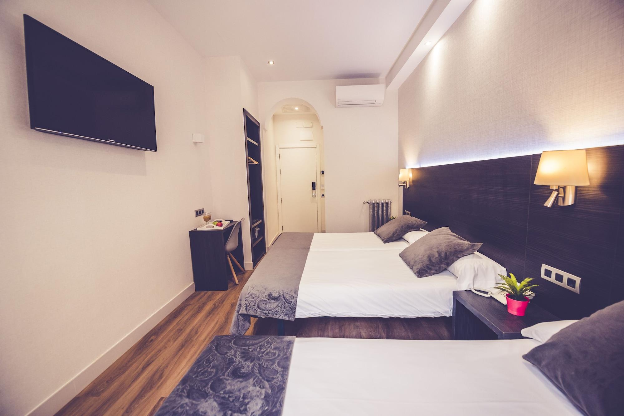 Hostal Marlasca Мадрид Экстерьер фото