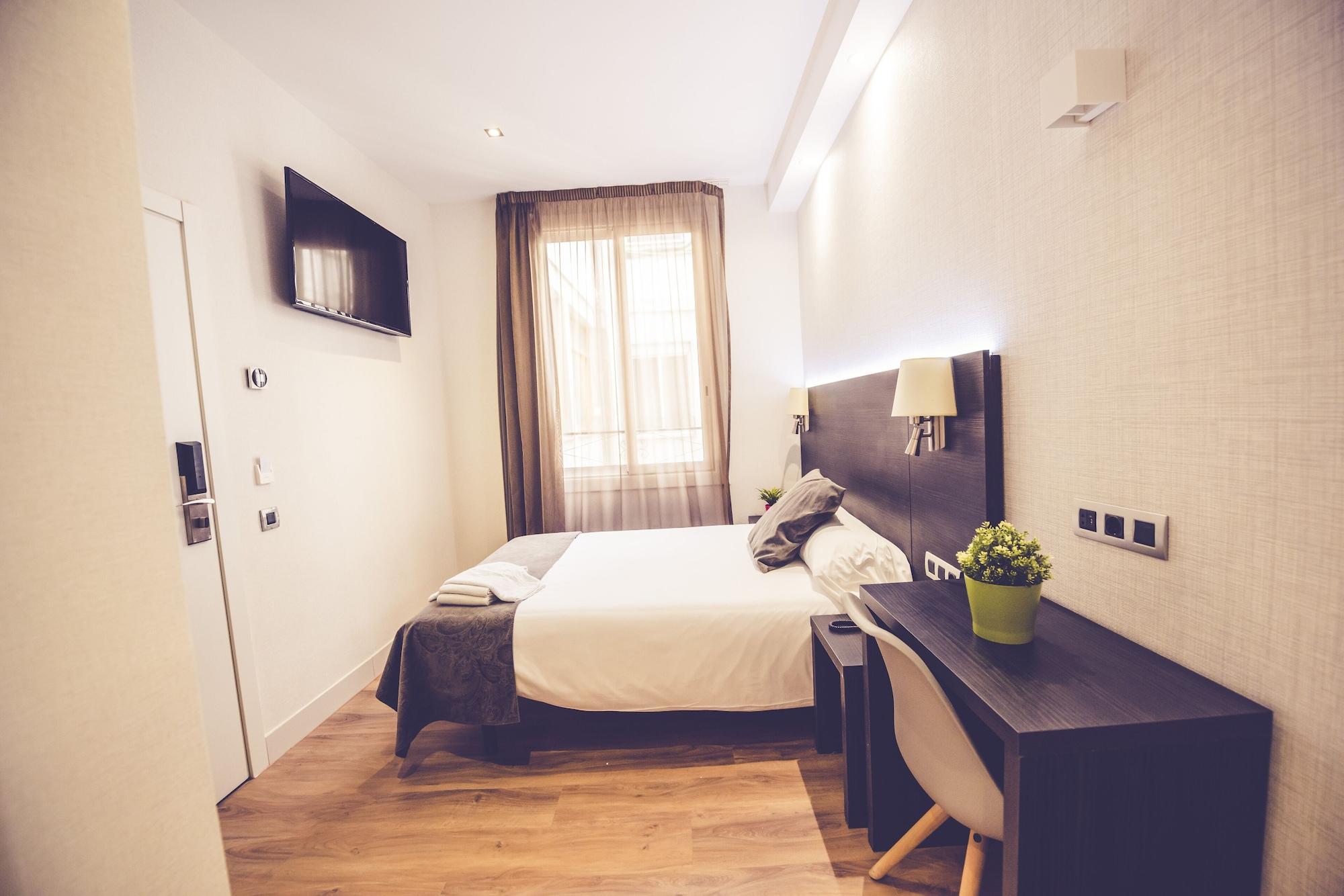 Hostal Marlasca Мадрид Экстерьер фото