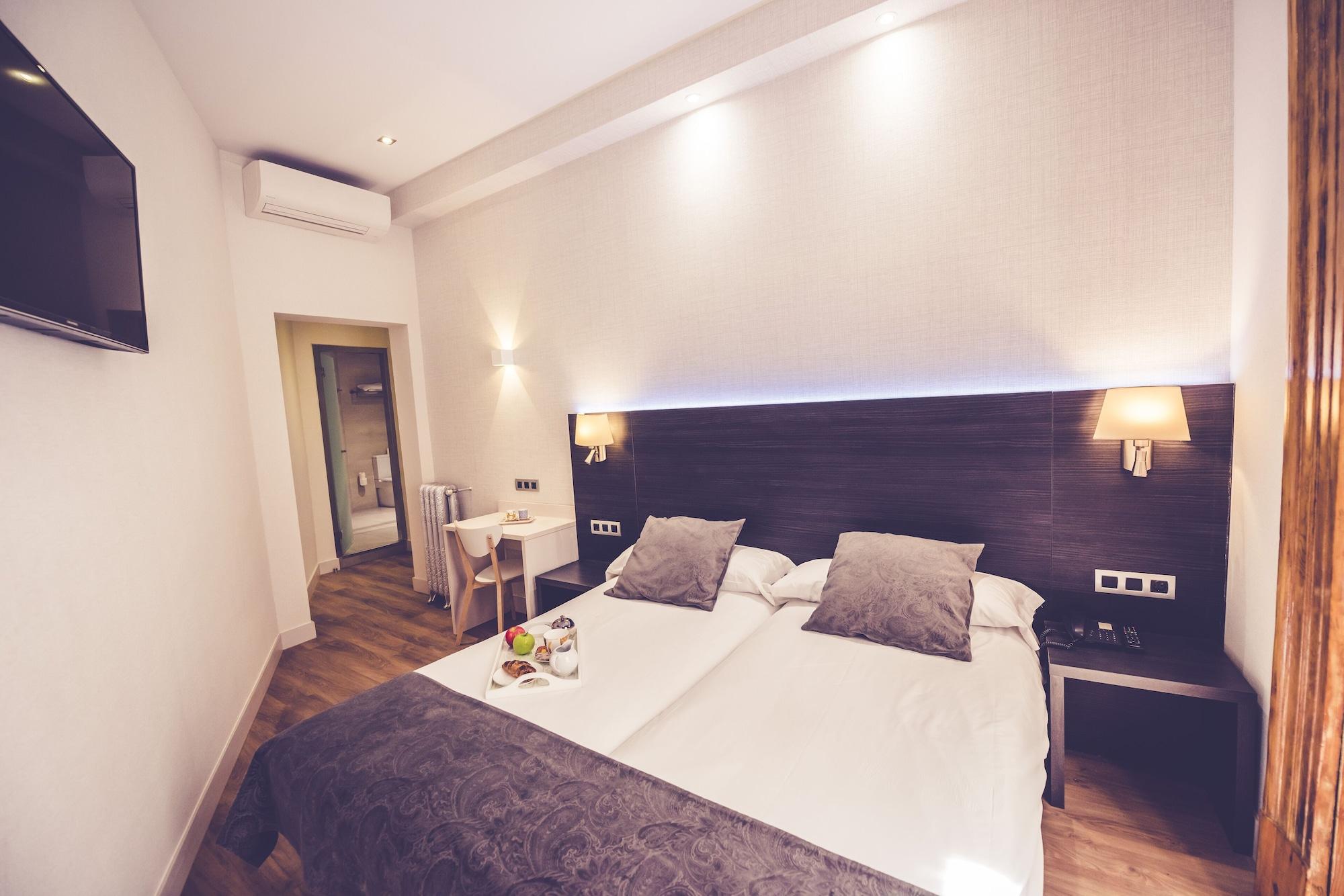 Hostal Marlasca Мадрид Экстерьер фото