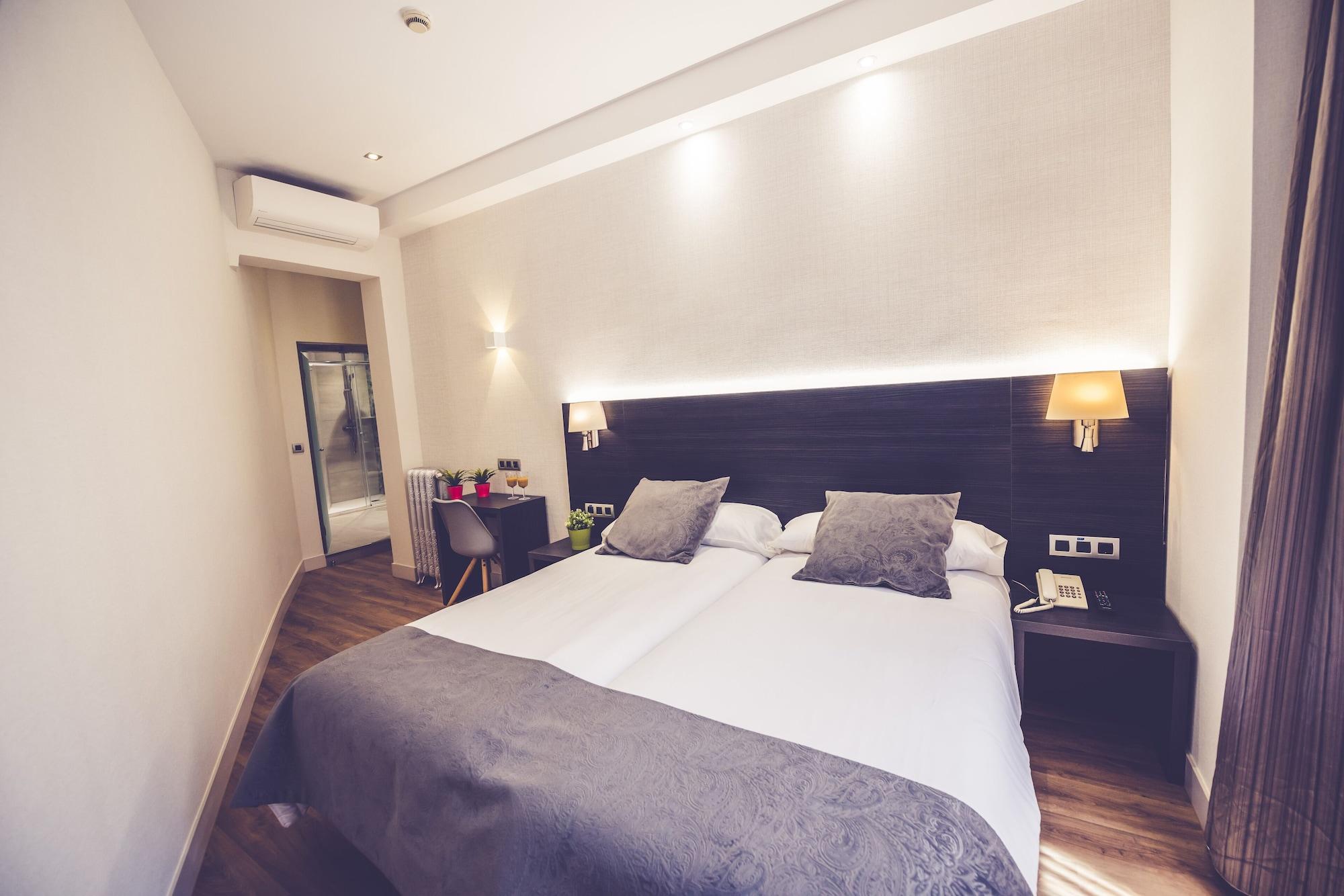 Hostal Marlasca Мадрид Экстерьер фото