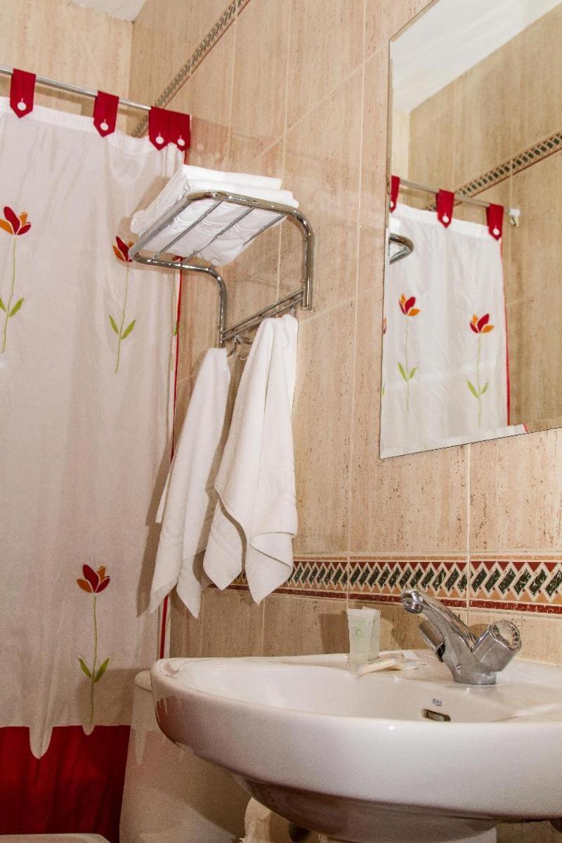 Hostal Marlasca Мадрид Номер фото